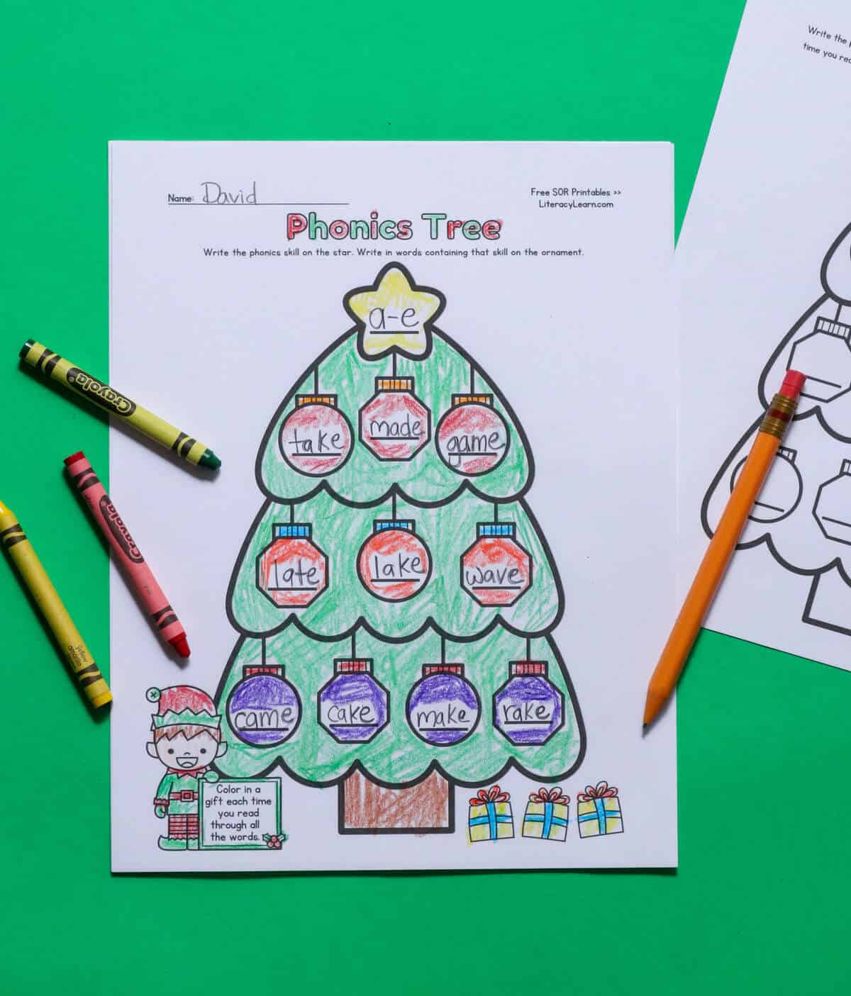Christmas Tree Phonics Worksheet Christmas Tree Phonics Worksheet